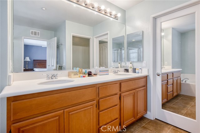 Detail Gallery Image 5 of 10 For 50 Sapphire, Irvine,  CA 92602 - 3 Beds | 2/1 Baths