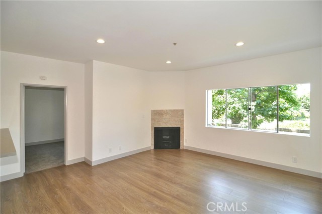 Detail Gallery Image 6 of 13 For 14914 Hamlin St #105,  Van Nuys,  CA 91411 - 2 Beds | 2 Baths
