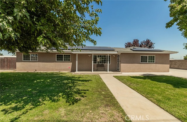 Detail Gallery Image 1 of 1 For 5771 E Belmont Ave, Fresno,  CA 93727 - 3 Beds | 3 Baths