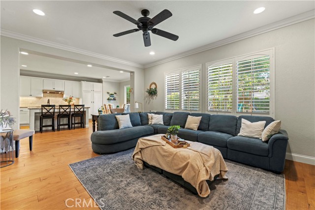 Detail Gallery Image 12 of 34 For 24303 Las Palmas St, Valencia,  CA 91355 - 4 Beds | 3 Baths