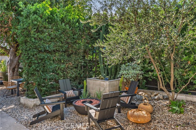 Detail Gallery Image 3 of 45 For 654 S Soto St, Los Angeles,  CA 90023 - 4 Beds | 4 Baths