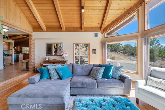 Detail Gallery Image 7 of 46 For 35145 Elkhorn Rd, Agua Dulce,  CA 91390 - 4 Beds | 2 Baths
