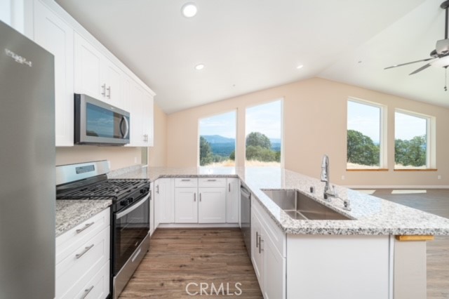 Detail Gallery Image 9 of 74 For 4125 Heavenly Crest, Mariposa,  CA 95338 - 3 Beds | 3 Baths