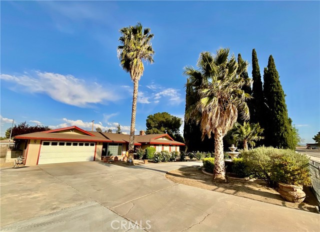 10195 Shangri La Avenue, Hesperia CA: https://media.crmls.org/medias/942e61cb-003c-4da5-98df-18addbe2203e.jpg