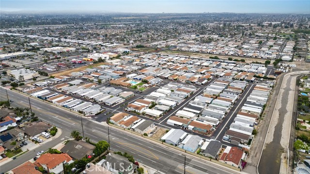 9850 Garfield, Huntington Beach CA: https://media.crmls.org/medias/942ebf69-13d9-405f-9063-d605de8b88f5.jpg
