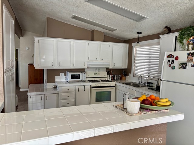 Detail Gallery Image 9 of 34 For 29200 Camino Alba, Murrieta,  CA 92563 - 2 Beds | 2 Baths