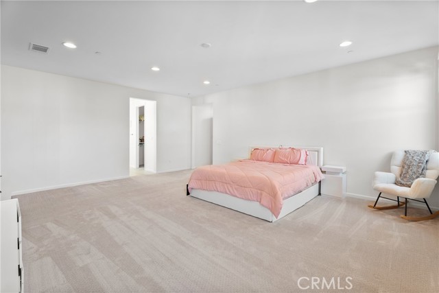 Detail Gallery Image 17 of 39 For 27606 Skylark Ln, Saugus,  CA 91350 - 5 Beds | 5/1 Baths