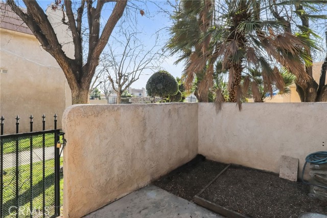 Detail Gallery Image 6 of 25 For 433 W Avenue J5 #13,  Lancaster,  CA 93534 - 2 Beds | 2 Baths