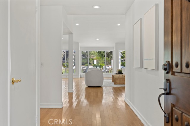 11730 Preston Trails Avenue, Porter Ranch CA: https://media.crmls.org/medias/94302564-8030-4033-aad3-f4aef4d07e15.jpg