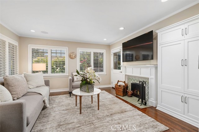357 N Mayflower Avenue, Monrovia CA: https://media.crmls.org/medias/943051de-577c-4793-9319-b87eea9fae3a.jpg