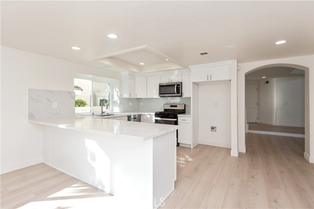 45 Cedarlake, Irvine CA: https://media.crmls.org/medias/94329545-baf4-4c38-9fcf-c2f23ac32028.jpg