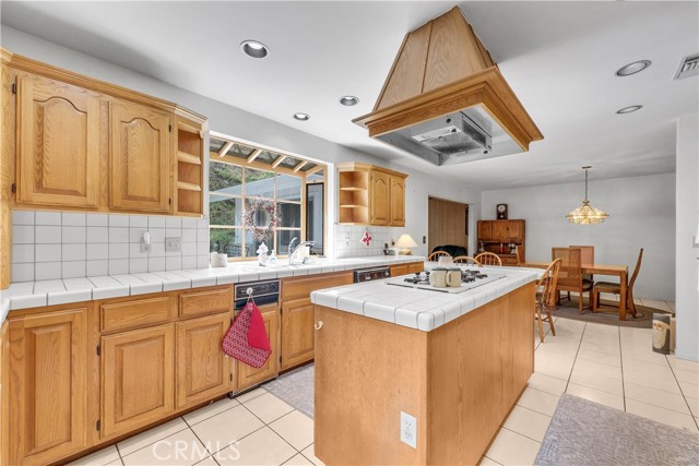 1732 Silvercrest, Walnut CA: https://media.crmls.org/medias/943297bc-1b9c-4b06-b6a4-f07e6b85e895.jpg