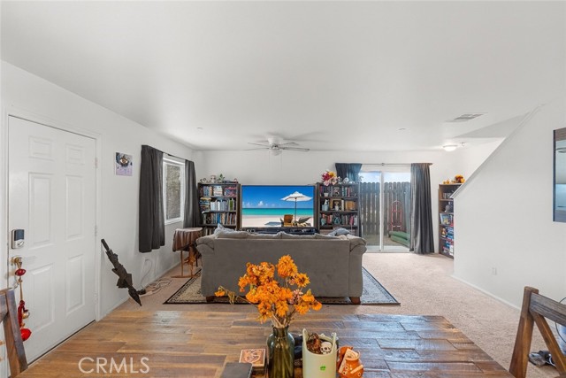 Detail Gallery Image 7 of 25 For 26142 Gravett Pl, Saugus,  CA 91350 - 4 Beds | 3 Baths