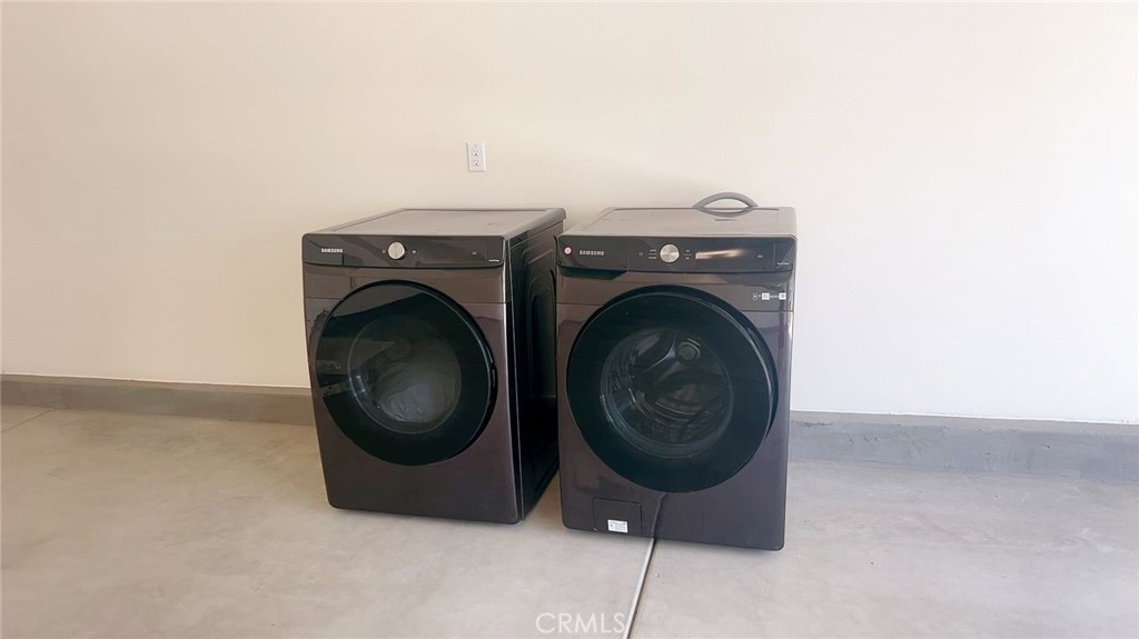 https://media.crmls.org/medias/94336bed-db4c-448c-914d-bd48e7a36c57.jpg?preset=X-Large