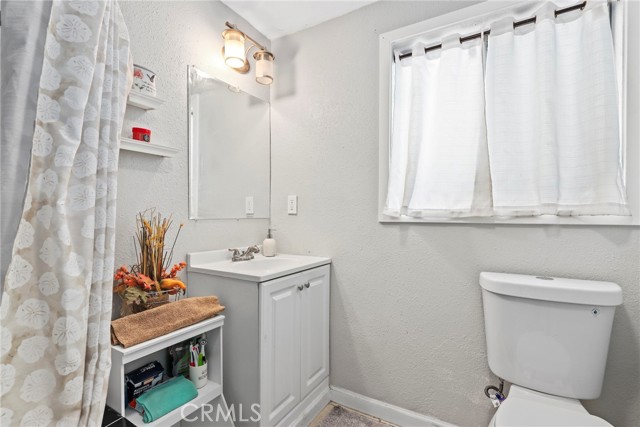 Detail Gallery Image 17 of 25 For 15503 Benfield Ave, Norwalk,  CA 90650 - 4 Beds | 2 Baths