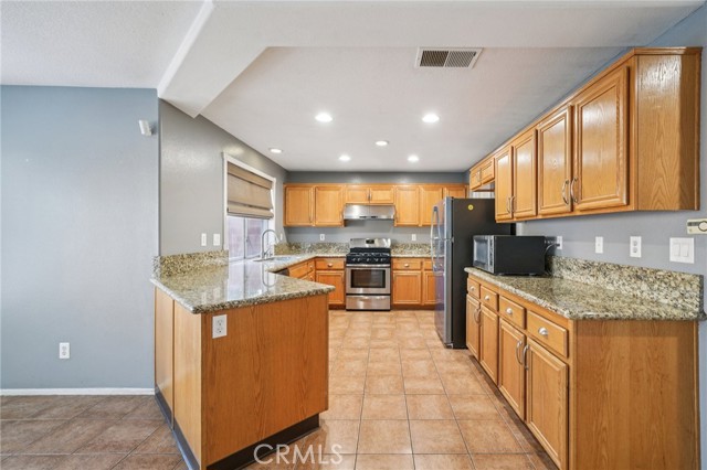 Detail Gallery Image 16 of 70 For 13148 Derby, Chino,  CA 91710 - 4 Beds | 3 Baths