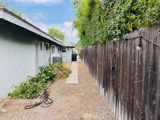 3502 W Flower Avenue, Fullerton CA: https://media.crmls.org/medias/943567f1-0243-43c0-b3ed-96133c380bd0.jpg