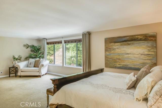 Master Bed and sitting area