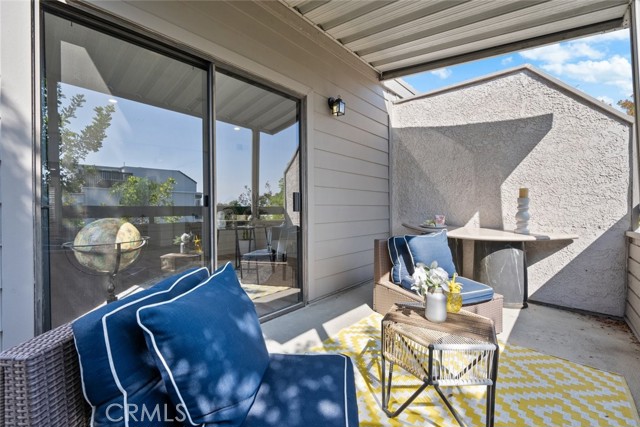 Detail Gallery Image 27 of 36 For 18701 Hatteras St #3,  Tarzana,  CA 91356 - 3 Beds | 3 Baths