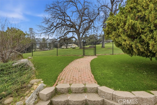 Detail Gallery Image 49 of 52 For 40484 Goldside Dr, Oakhurst,  CA 93644 - 4 Beds | 3 Baths