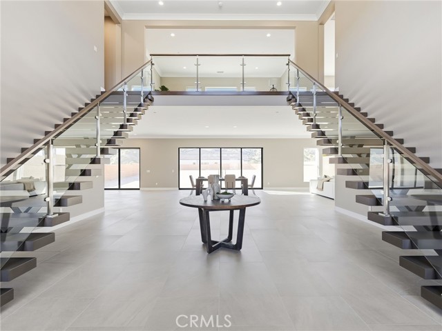 Detail Gallery Image 4 of 41 For 11913 Red Hawk Ln, Porter Ranch,  CA 91326 - 5 Beds | 5/1 Baths