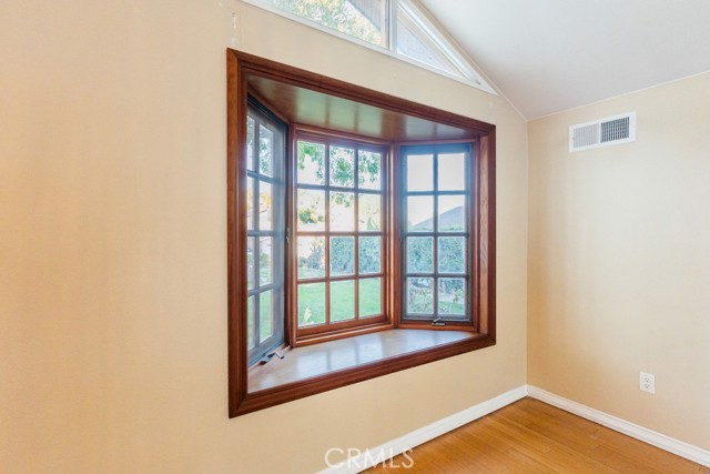 Detail Gallery Image 10 of 66 For 23132 Posada, Valencia,  CA 91354 - 5 Beds | 3 Baths