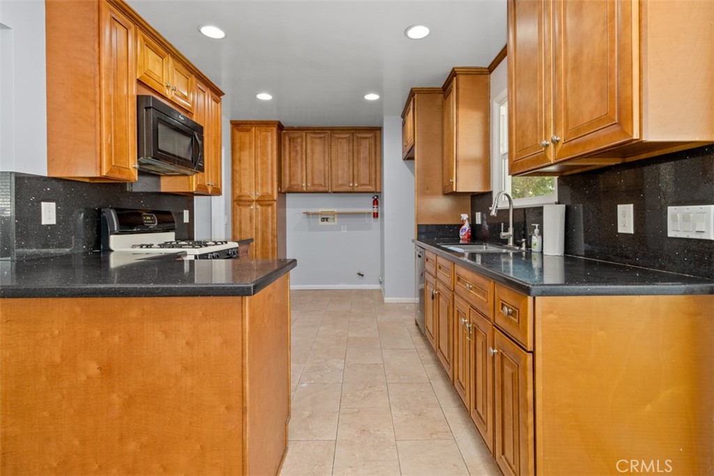 3157 W Lindacita Lane