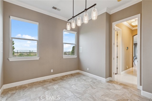 Detail Gallery Image 34 of 61 For 4918 W Bluff, Fresno,  CA 93722 - 5 Beds | 3/1 Baths