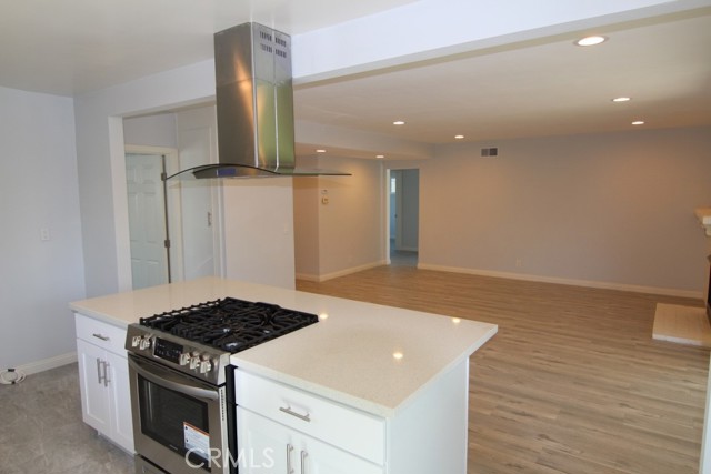 1728 W Chateau Avenue, Anaheim CA: https://media.crmls.org/medias/943b1032-b9e0-425b-abab-c3ebc1040f8a.jpg