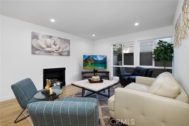 2502 Arizona Avenue, 4 photo 7