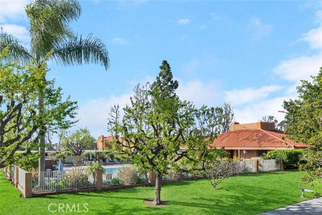 6600 Warner Avenue, Huntington Beach CA: https://media.crmls.org/medias/943c011d-df32-4131-bd83-614ad25c9110.jpg