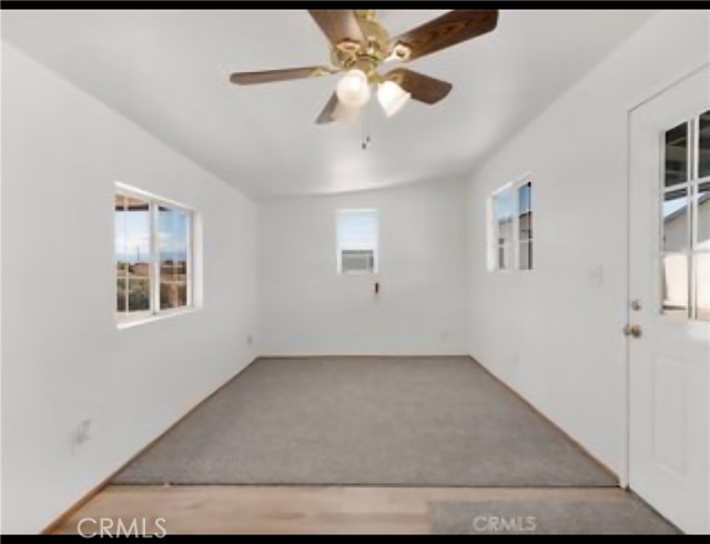 17775 Hackberry Street, Hesperia CA: https://media.crmls.org/medias/943c0589-02ec-43ad-9d7f-908ae2964ad8.jpg