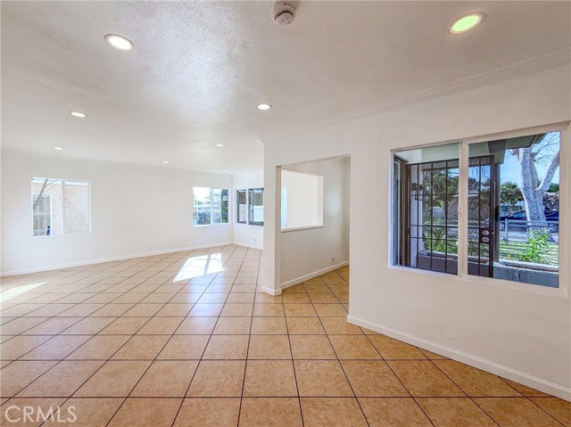 Detail Gallery Image 8 of 36 For 3045 Casa Loma, San Bernardino,  CA 92404 - 3 Beds | 2 Baths