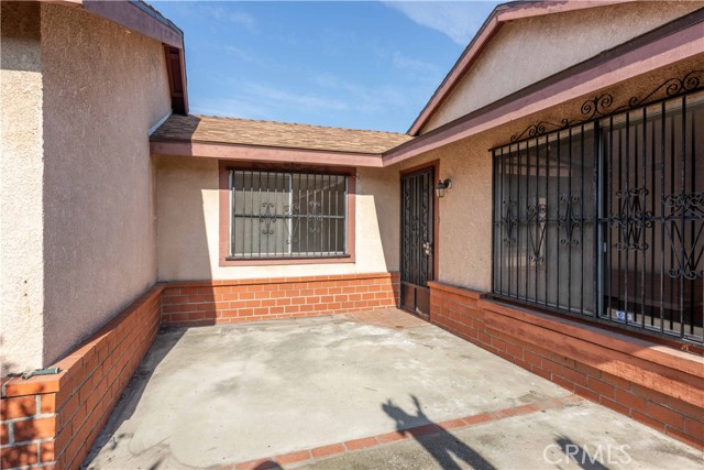 Detail Gallery Image 4 of 40 For 2346 Hayes Ave, Long Beach,  CA 90810 - 4 Beds | 2 Baths