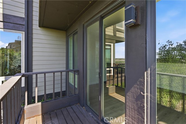 Detail Gallery Image 8 of 41 For 1095 Mesa Bluff, Costa Mesa,  CA 92627 - 2 Beds | 2/1 Baths