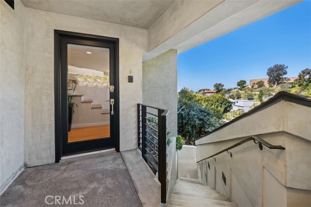 Detail Gallery Image 4 of 38 For 901 Summit Dr, Laguna Beach,  CA 92651 - 4 Beds | 3 Baths