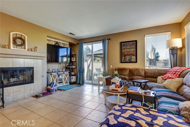 27727 Hollyoak Way, Menifee CA: https://media.crmls.org/medias/943de5c0-6c84-4deb-9cf3-720a58d75389.jpg
