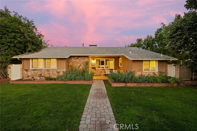 Detail Gallery Image 2 of 39 For 5208 Woodman, Sherman Oaks,  CA 91401 - 4 Beds | 3 Baths