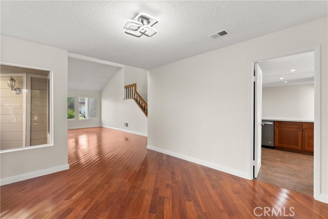 Detail Gallery Image 12 of 37 For 30 Entrada, Irvine,  CA 92620 - 4 Beds | 2/1 Baths