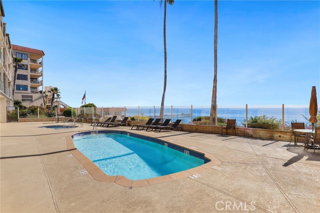 Detail Gallery Image 34 of 66 For 410 Corto Ln #E,  San Clemente,  CA 92672 - 2 Beds | 3 Baths
