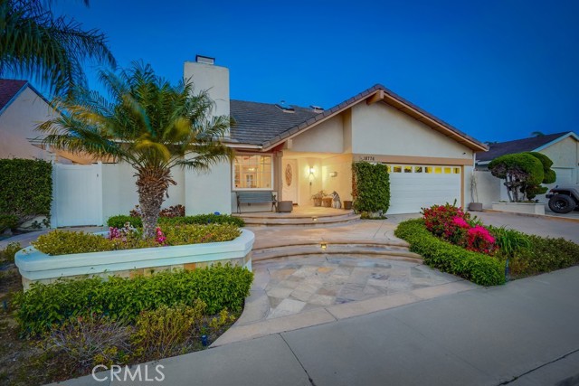 Detail Gallery Image 2 of 30 For 18776 Deodar St, Fountain Valley,  CA 92708 - 4 Beds | 2/1 Baths