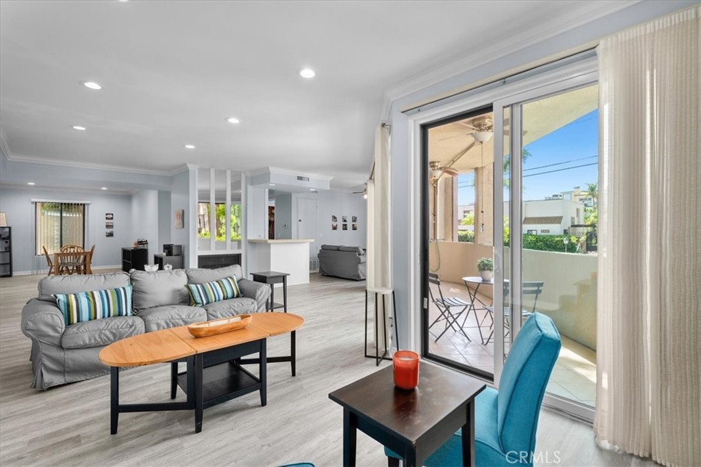 5216 Yarmouth Avenue #106