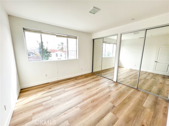 Detail Gallery Image 6 of 14 For 1183 Crenshaw Bld #201,  Los Angeles,  CA 90019 - 2 Beds | 2 Baths