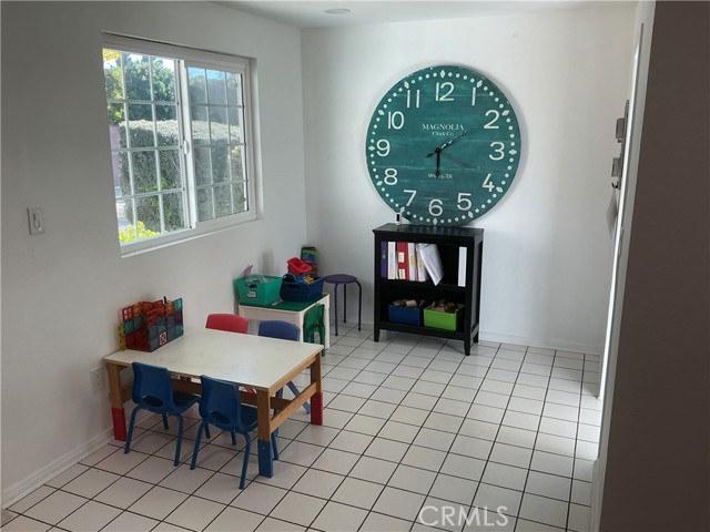 Detail Gallery Image 7 of 15 For 17734 Baltar St, Reseda,  CA 91335 - 6 Beds | 2 Baths