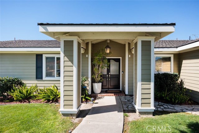 Detail Gallery Image 5 of 38 For 1032 Saint John Pl, North Tustin,  CA 92705 - 4 Beds | 2/1 Baths