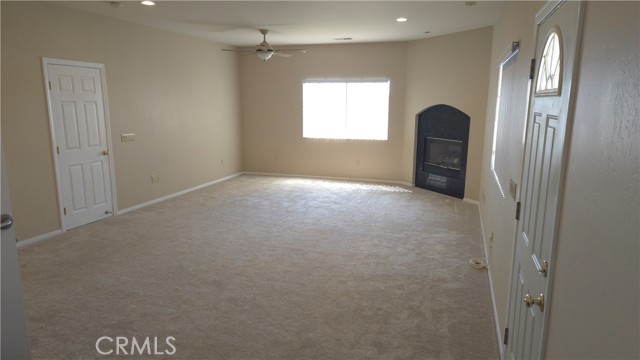 10840 New Salem Point, San Diego CA: https://media.crmls.org/medias/94455618-4dad-4636-ab6a-db602e0b08d8.jpg