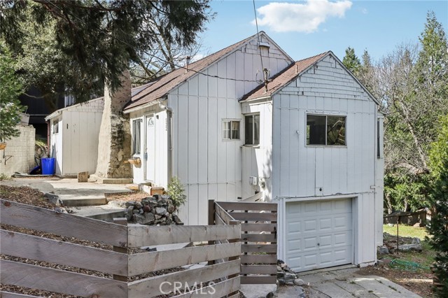 Detail Gallery Image 2 of 41 For 532 Sunset, Crestline,  CA 92325 - 3 Beds | 1/1 Baths