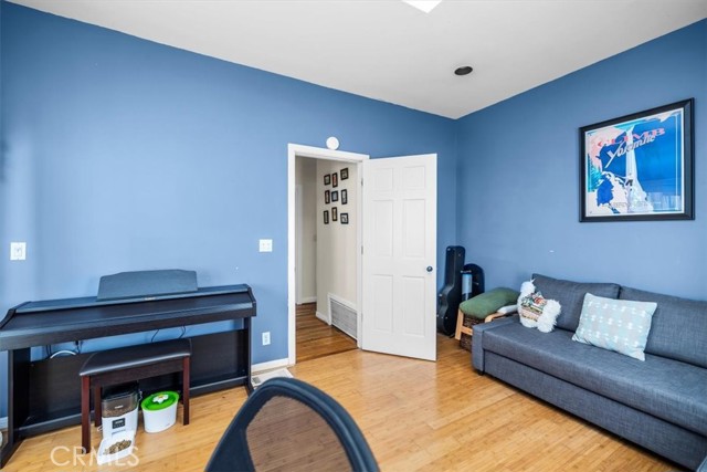 3512 Manhattan Avenue, Manhattan Beach, California 90266, 2 Bedrooms Bedrooms, ,2 BathroomsBathrooms,Residential,Sold,Manhattan Avenue,SB22078651