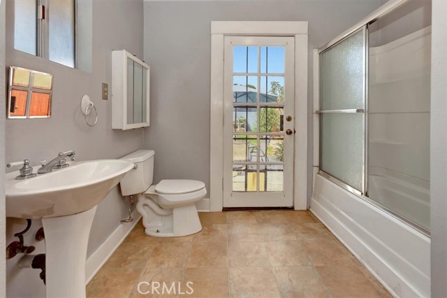 16913 Ardmore Avenue, Bellflower CA: https://media.crmls.org/medias/9446054d-6b89-41e5-b740-d1c72f93d30b.jpg