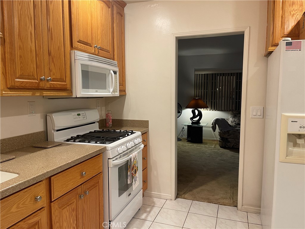 https://media.crmls.org/medias/94462689-d8ac-424f-8785-93ea089eab2d.jpg?preset=X-Large